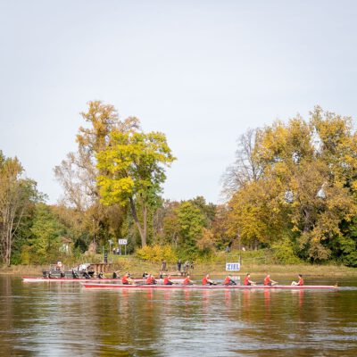 SPD- und CDU-Achter auf der Elbe