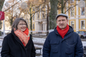 Falko Grube und Katja Pähle auf dem Domplatz